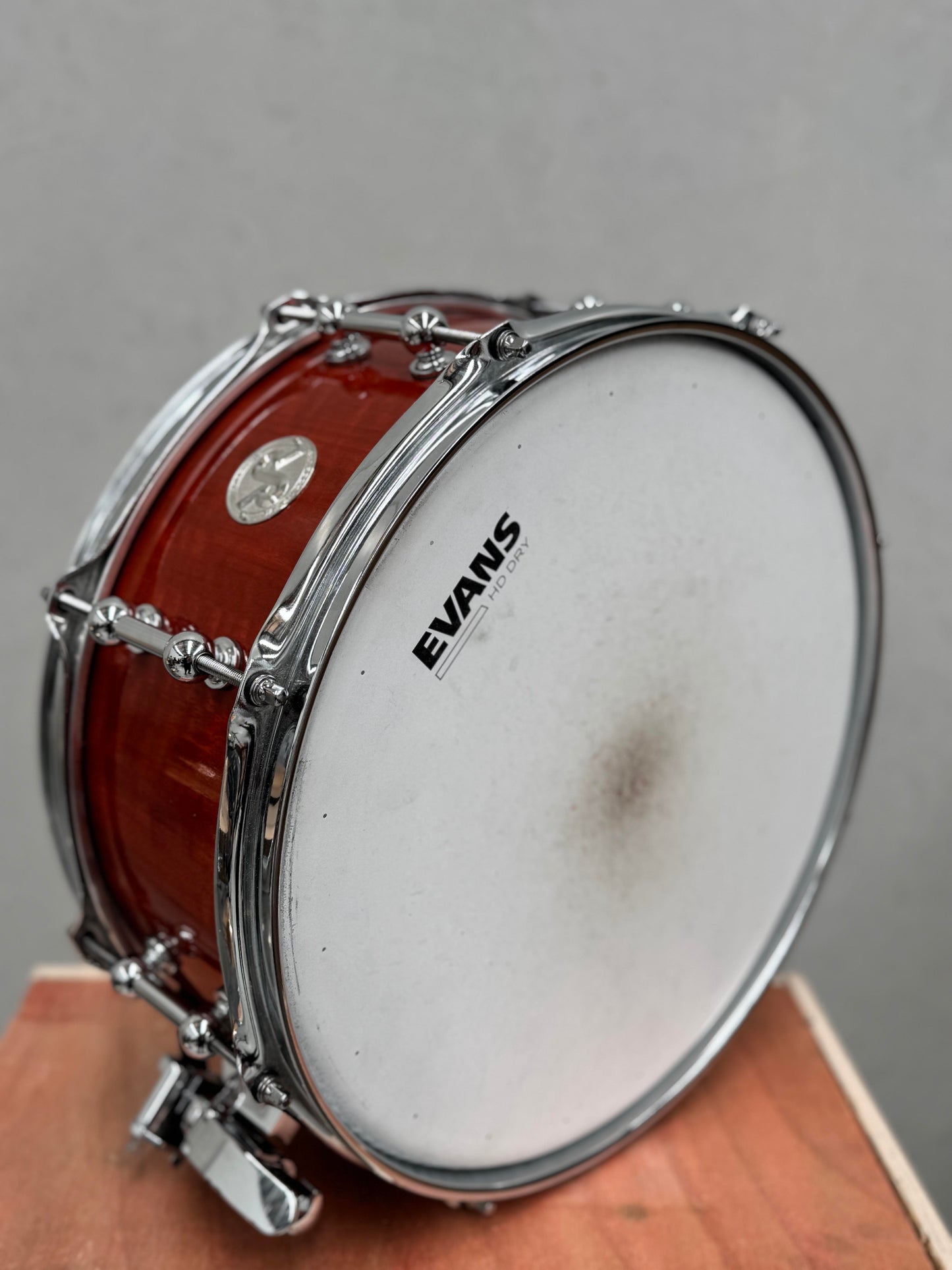 Caja de piso Red Rock Drums 'Flare' de 16" x 8"