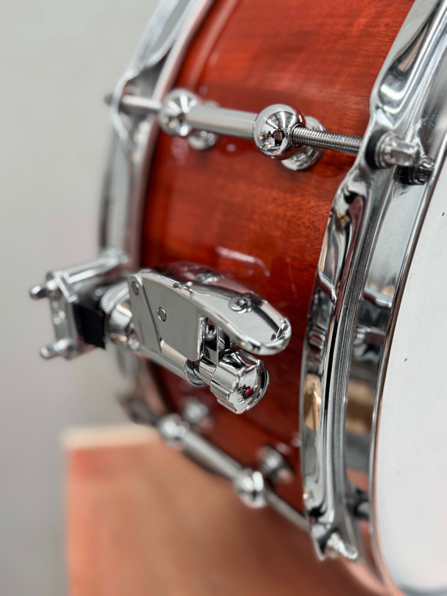Caja de piso Red Rock Drums 'Flare' de 16" x 8"