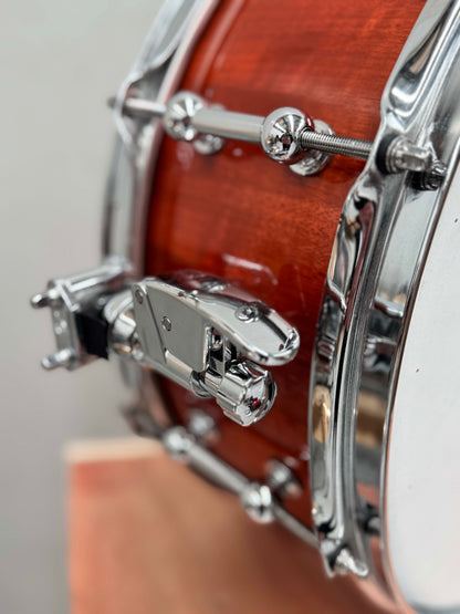 Caja de piso Red Rock Drums 'Flare' de 16" x 8"