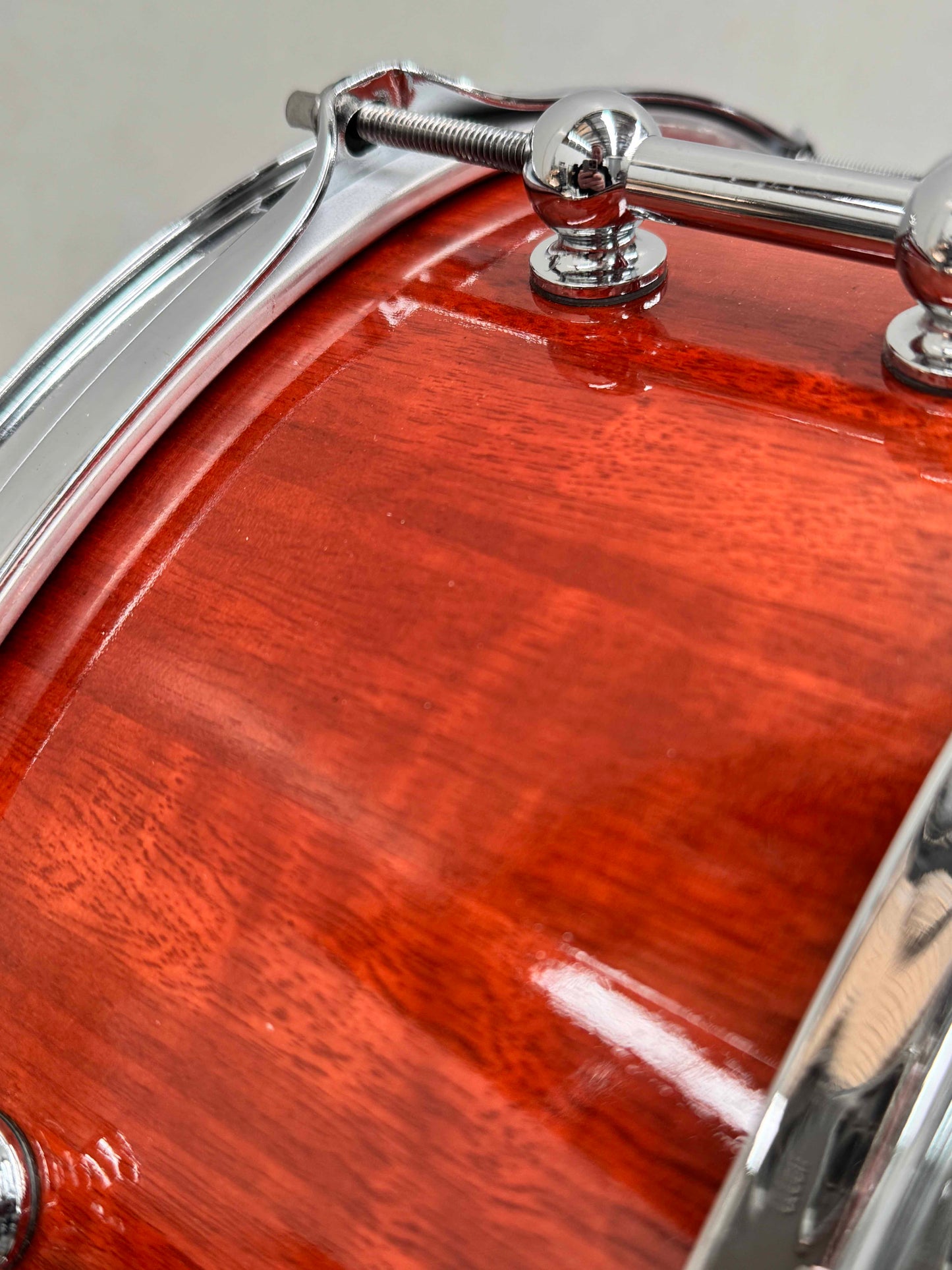 Caja de piso Red Rock Drums 'Flare' de 16" x 8"
