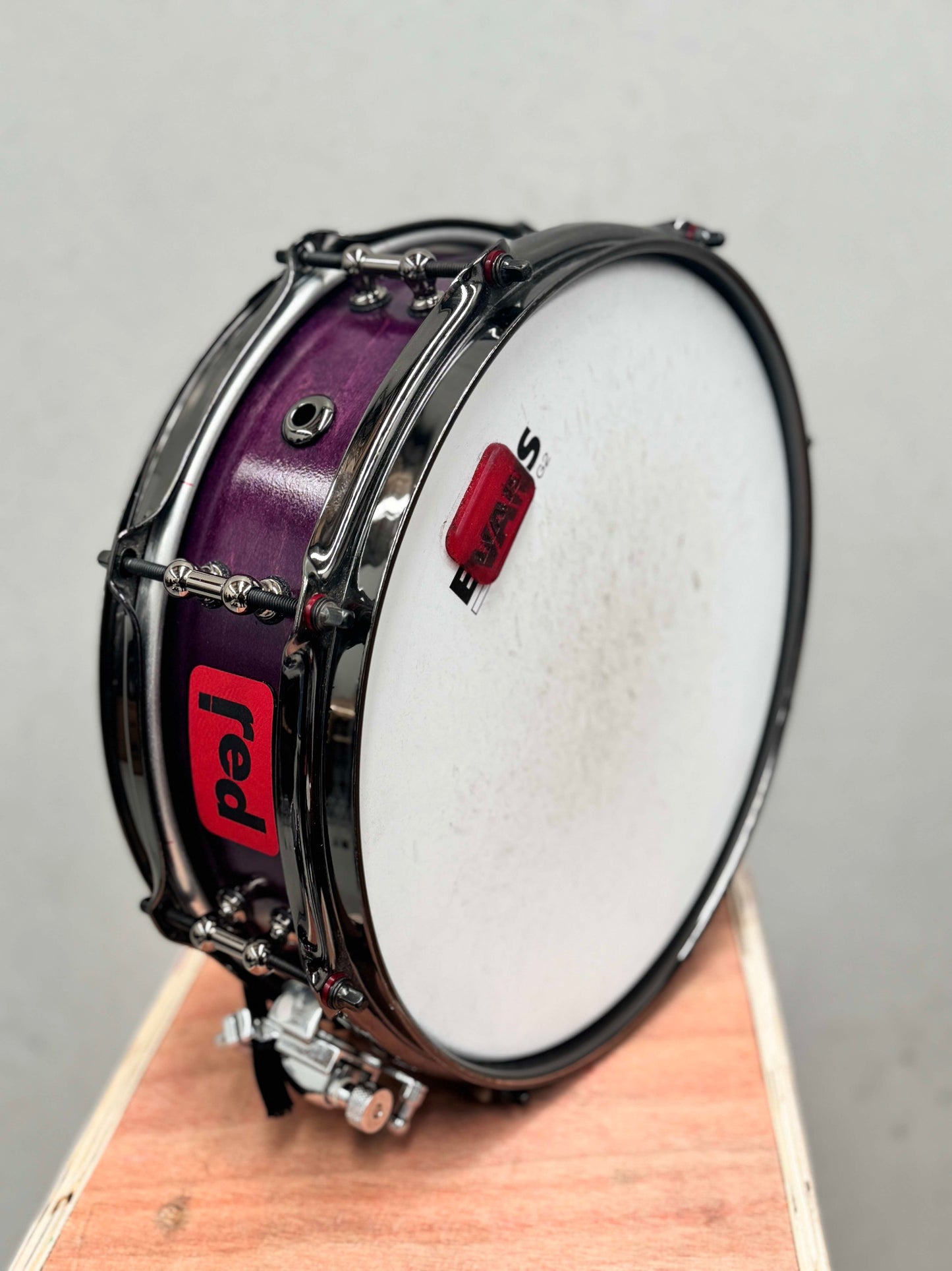 Caja de piso Red Rock Drums 'Flare' de 16" x 8"
